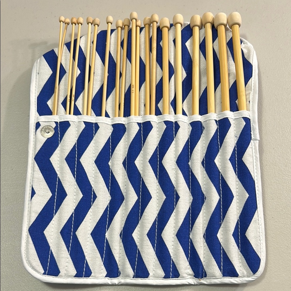 Blue and White Chevron Knitting Needle Set